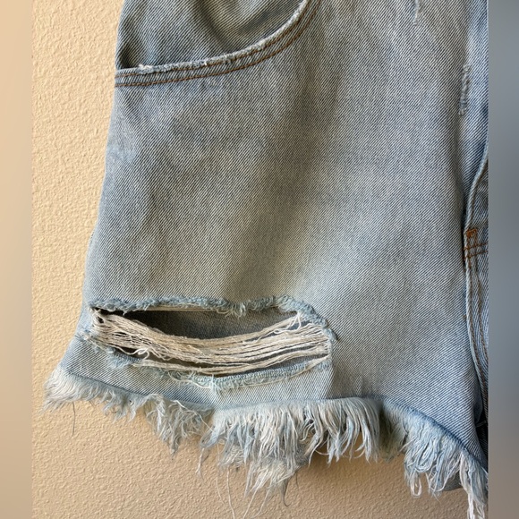 ROLLAS DUSTERS SHORT in LAYLA BLEACH (Size:31) - Picture 6 of 12